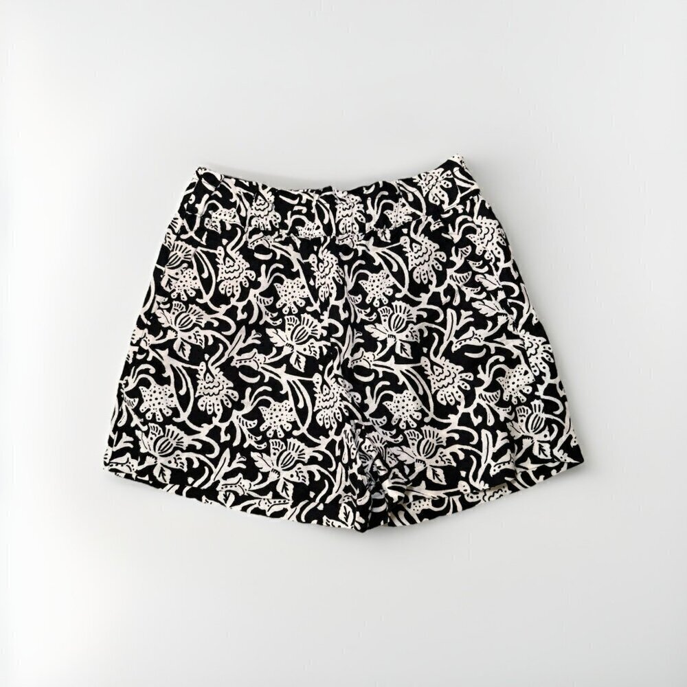 Ann Taylor LOFT Women’s Small Floral Paper Bag Shorts Linen Blend Black & White